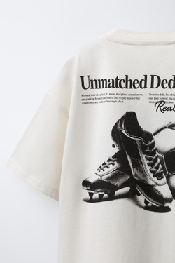 ZARA ФУТБОЛКА С ПРИНТОМ, ЭКРЮ