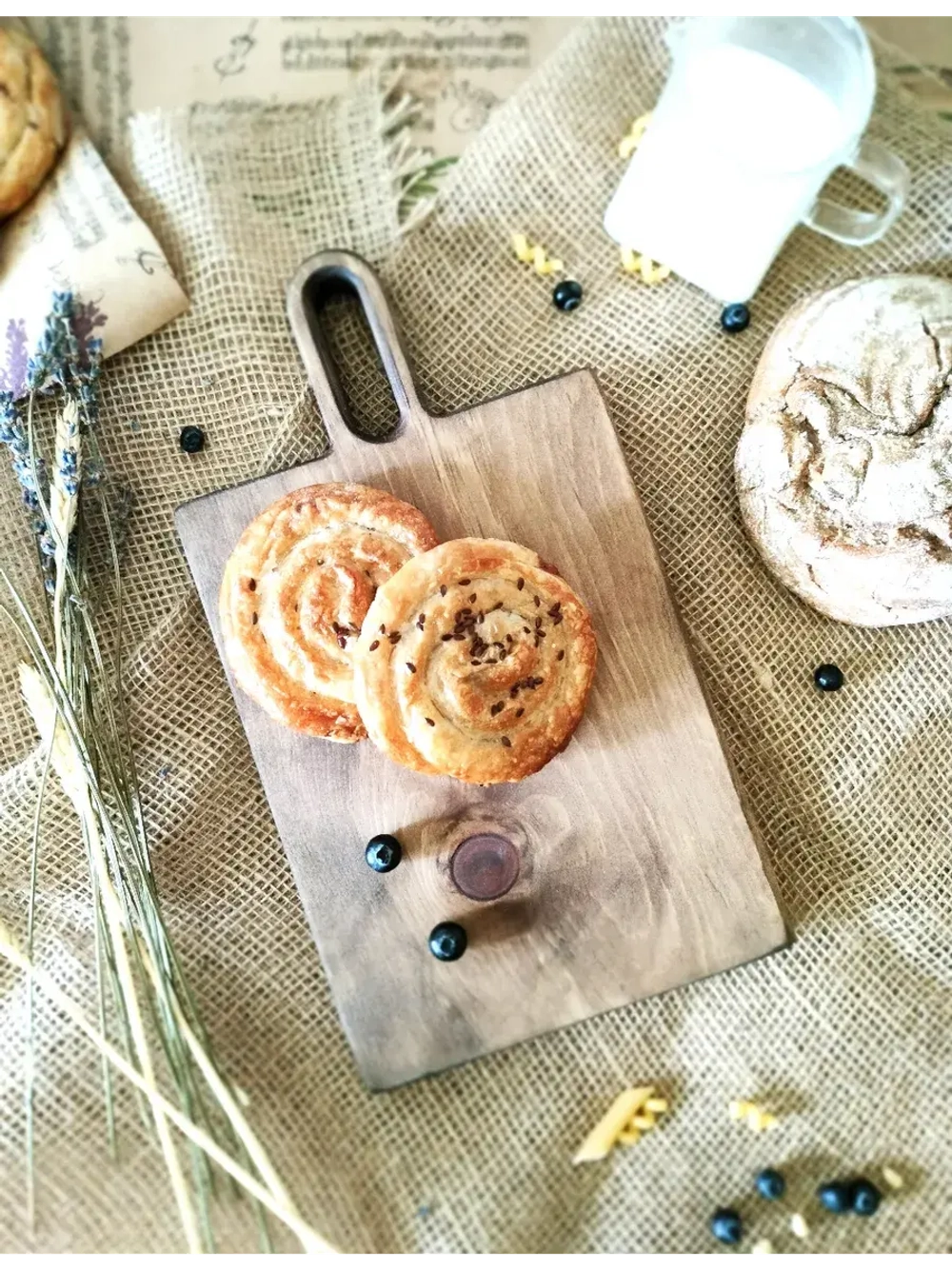 Доска разделочная из дерева сервировочная "Петля"