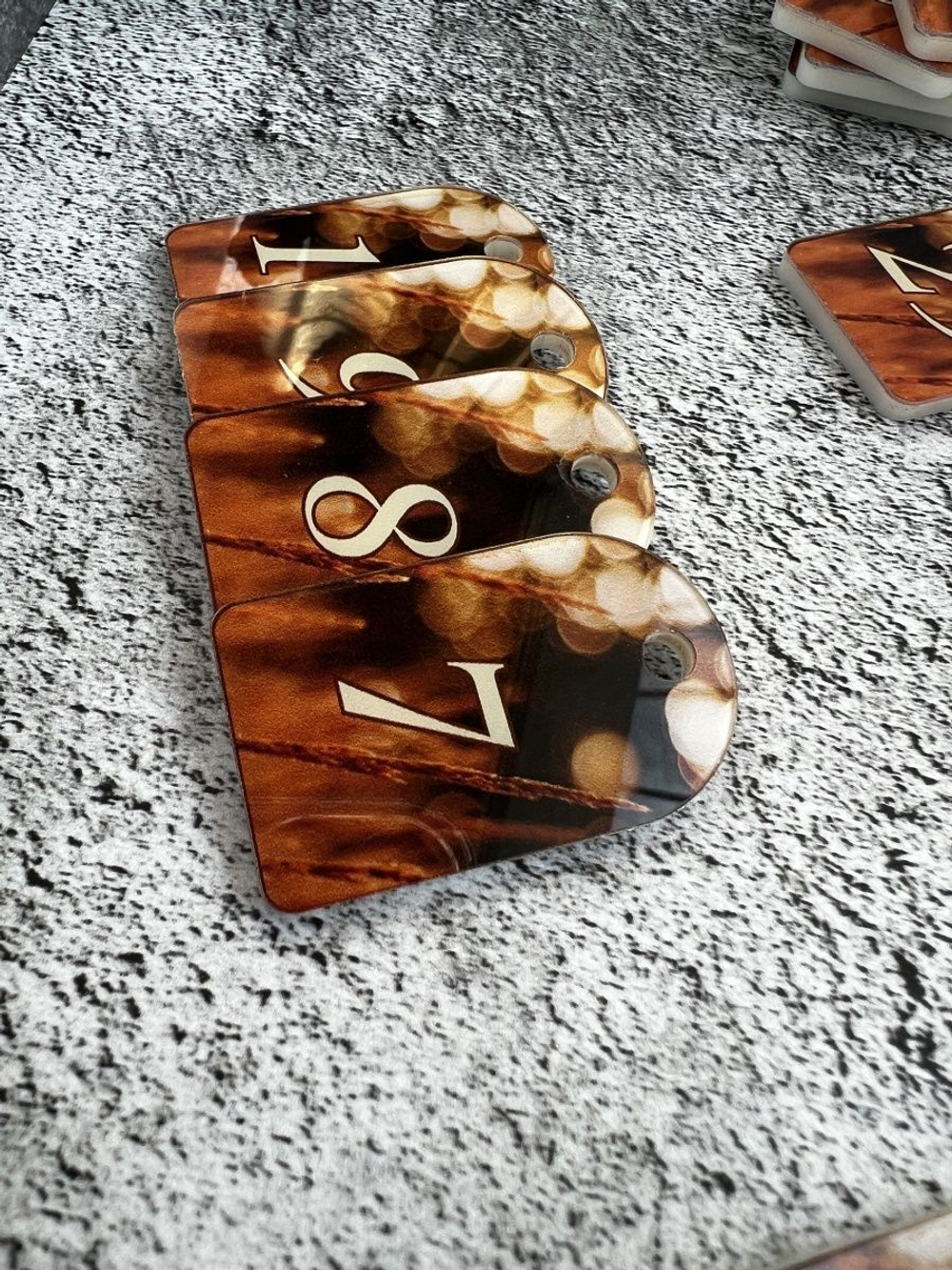 Номерки для гардероба акрил 3х5 см