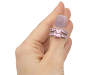 Кольцо с розовыми кристаллами