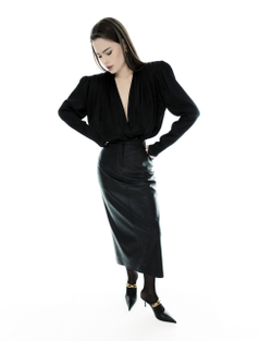 «Draped-detailing blouse» Блуза с драпировками из вискозы.