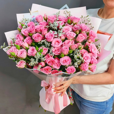 Букет из 11 розовых кустовых роз "Alexine"