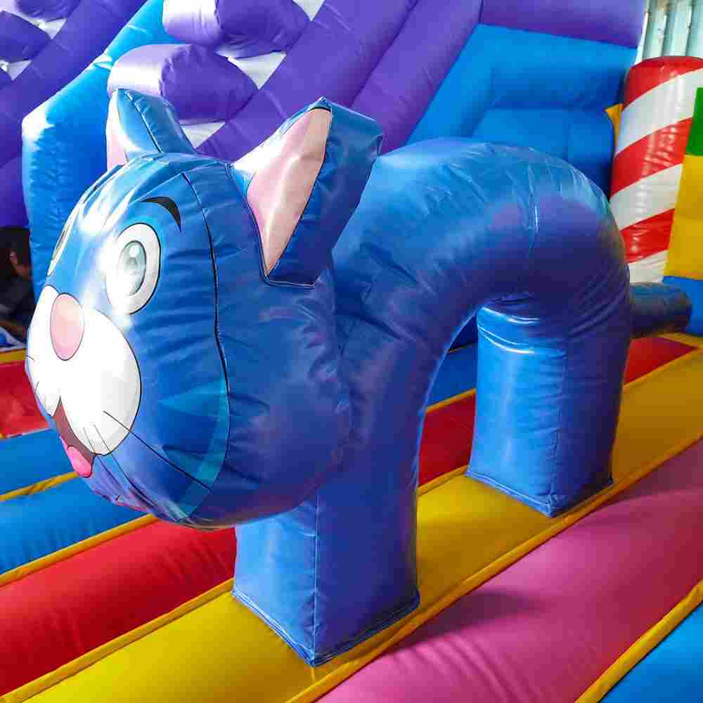 Коммерческий надувной батут «Веселый домик»,  6*5*4 м