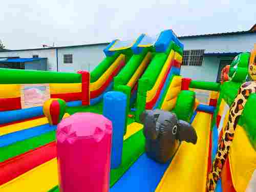 Надувной батут «Звериный мир 2» с горкой и аркой 7*5*4,2 м