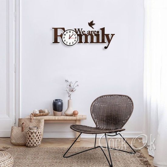 Настенные часы We are family