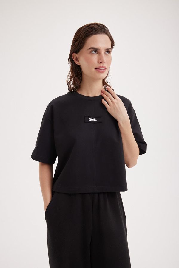 Футболка укороченная из плотного трикотажа 