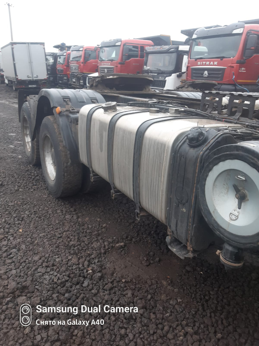 Shacman (Shaanxi) SX* 6x6 Седельный тягач SX42586W385C (Дизельный, 10,8 л, 441 л.с., МТ)