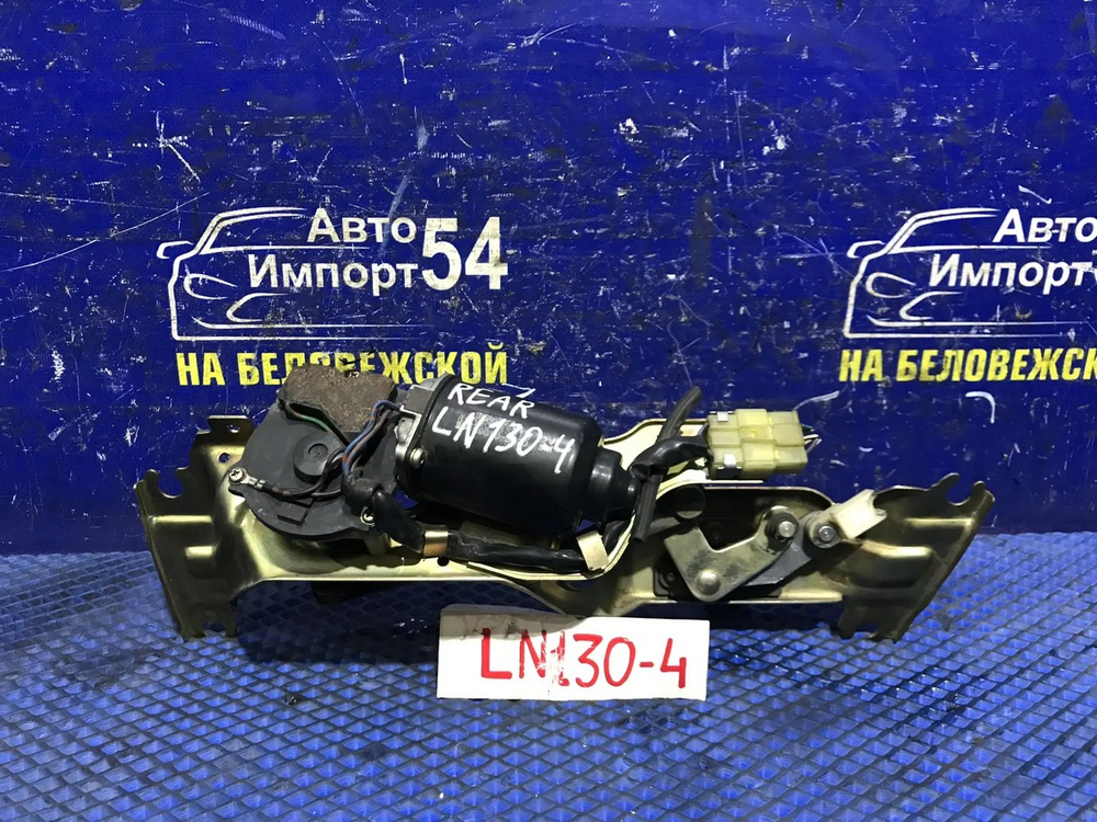 Моторчик заднего дворника TOYOTA HILUX SURF 1992