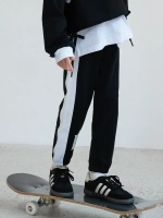 Спортивный костюм для девочки в школу