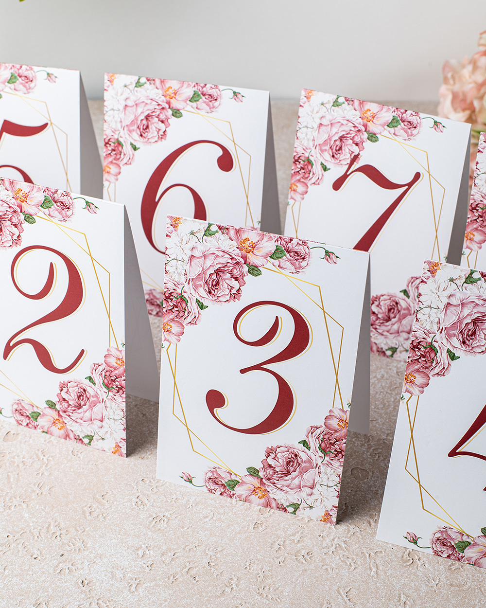 Номера на стол в розовом цвете, 8 штук