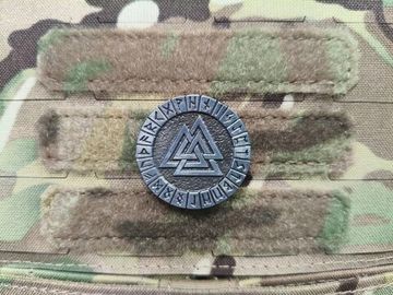 Патч на одежду "Валькнут" серебро, металл