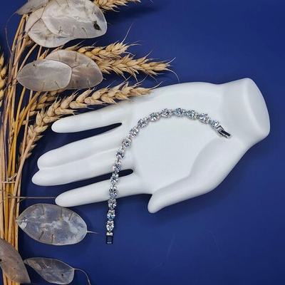 Браслет с Фианитами.