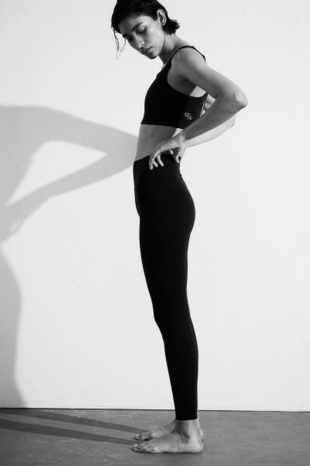 H&M Спортивные легинсы ShapeMove™, черный