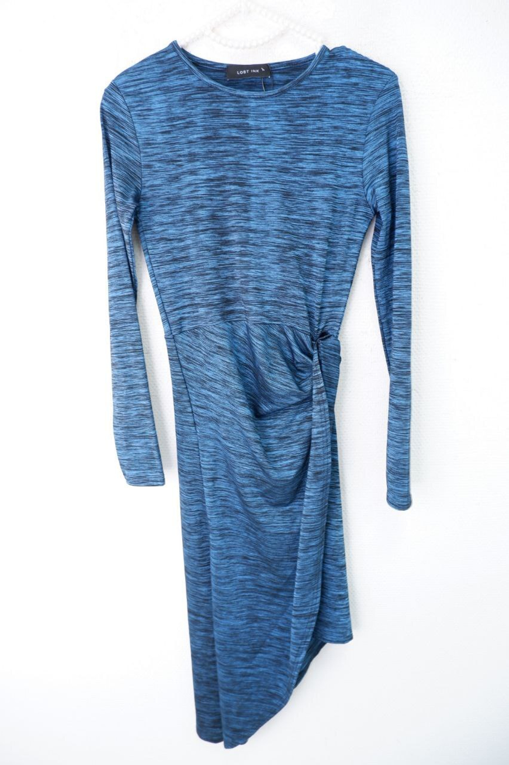 Платье Lost Ink лаконичное 42 размер