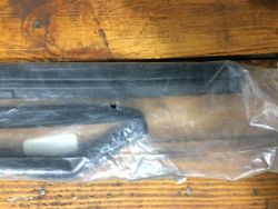 Уплотнитель стекла заднего правого Fortuner 2 Новый Оригинал 681420K090