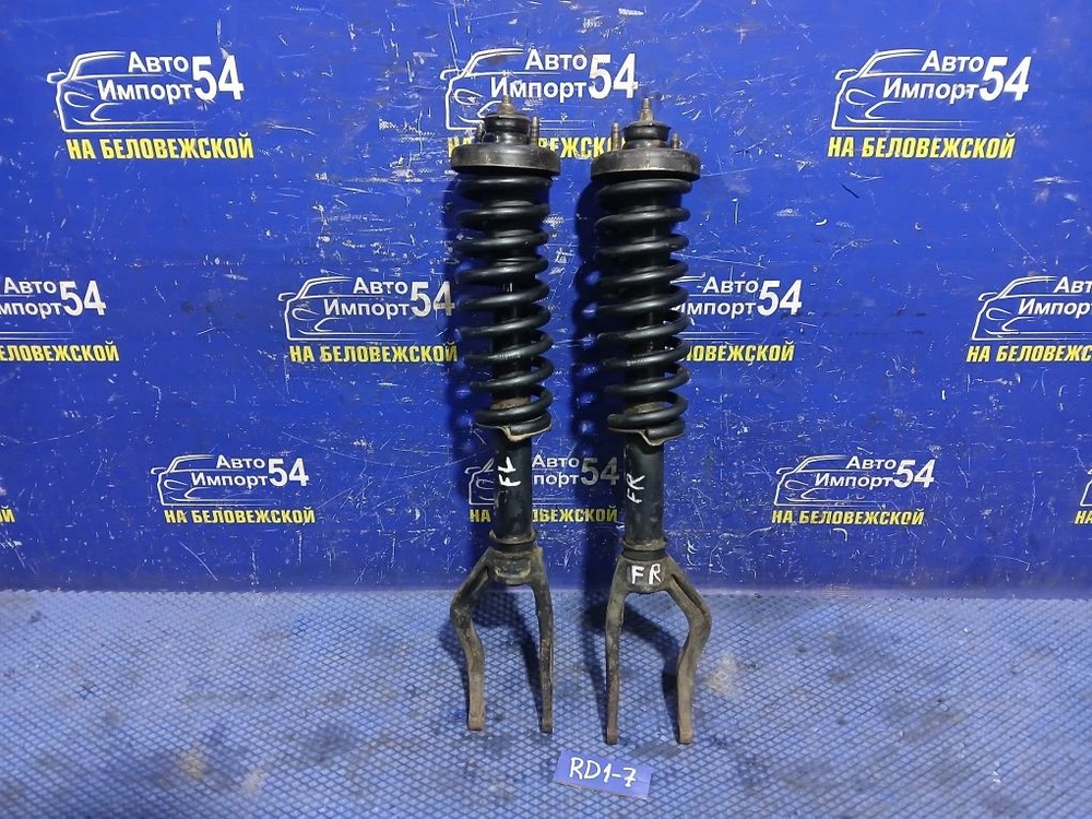 Стойка передняя левая Honda CR-V 1996