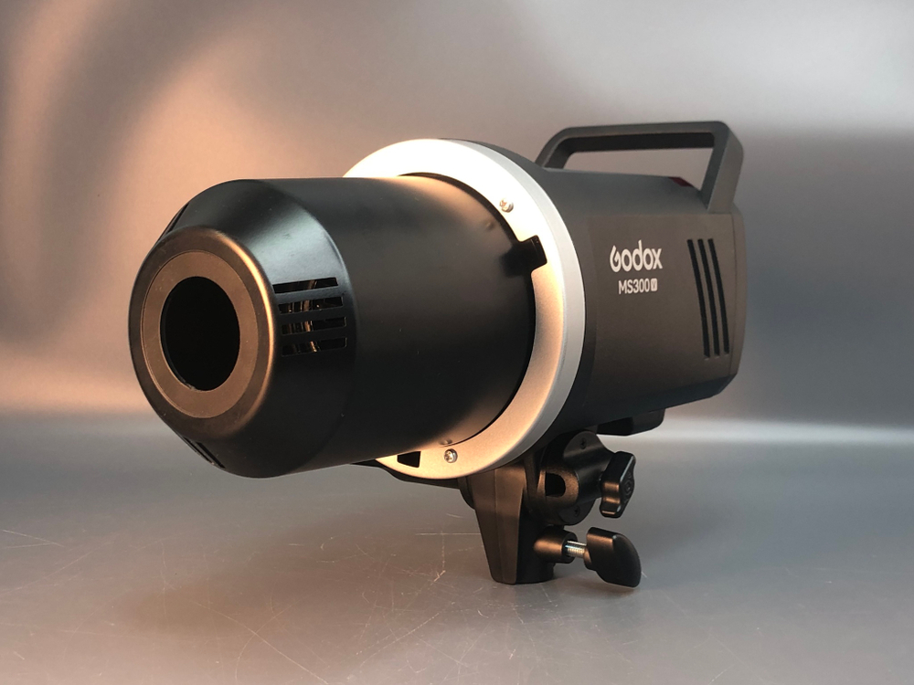 Вспышка Godox MS300V