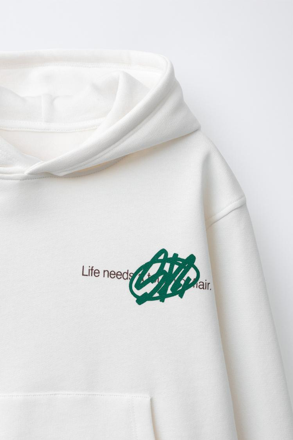 ZARA ХУДИ С ПРИНТОМ «ГРАФФИТИ», ЖЕЛТОВАТО-БЕЛЫЙ