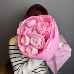 Букет из ранункулюсов