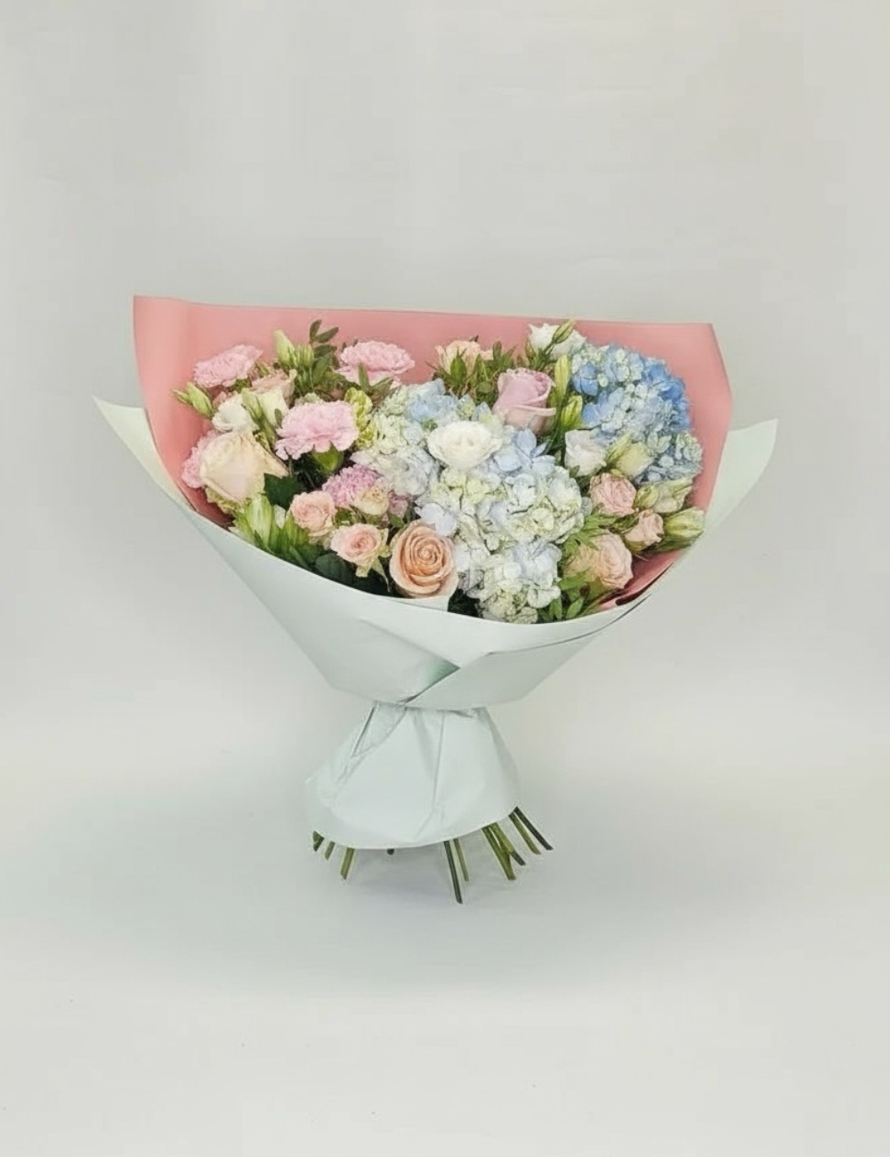 Букет с гортензиями Парижский шик