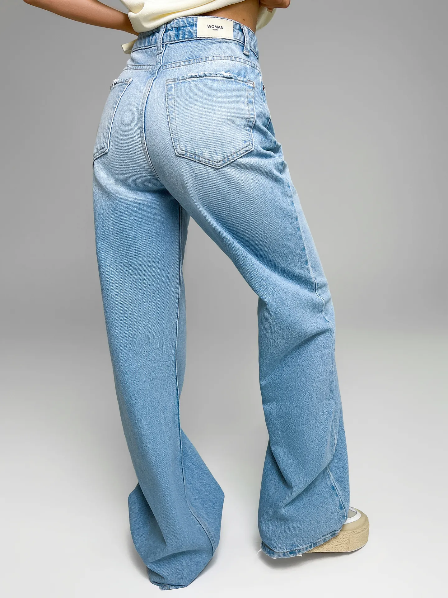 Джинсы Woman Denim 1025 широкие однотонные трубы