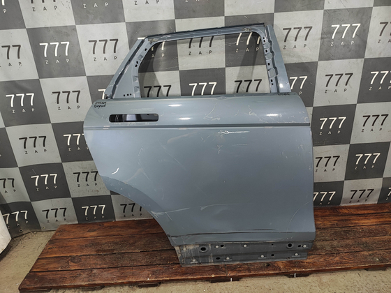 Дверь задняя правая Range Rover Evoque 2 18-нв Б/У Оригинал LR138383