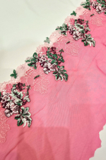 Вышивка на сетке неэластичная цветы на розовом К024 левая