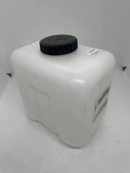 Бачок омывателя 2,5 в сборе ( с насосом ) (8000+8000-02)