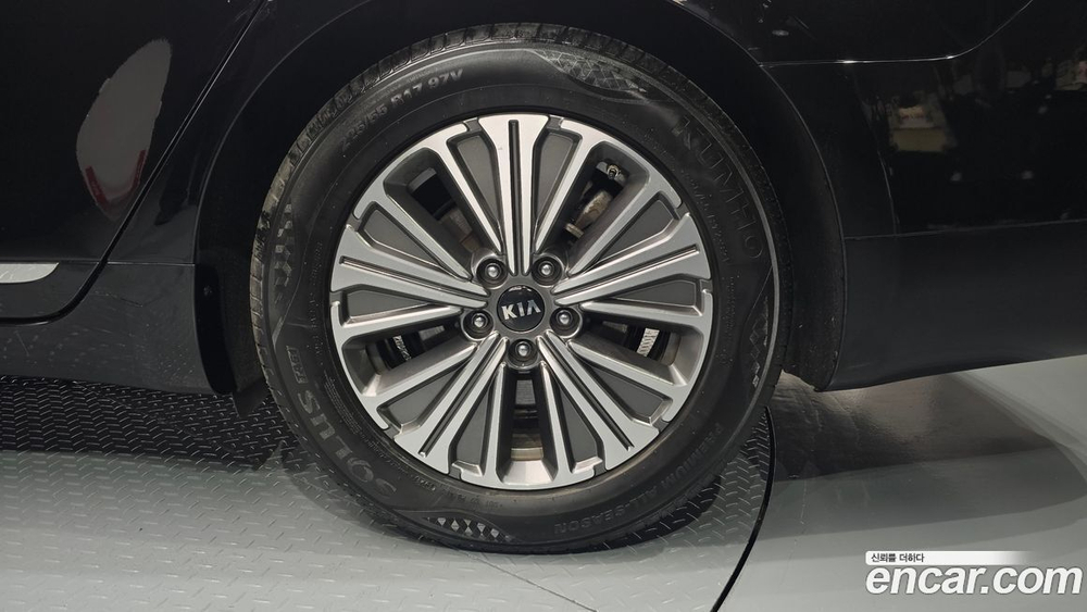Kia K7 (Cadenza) Premier Hybrid Prestige (03.2020)