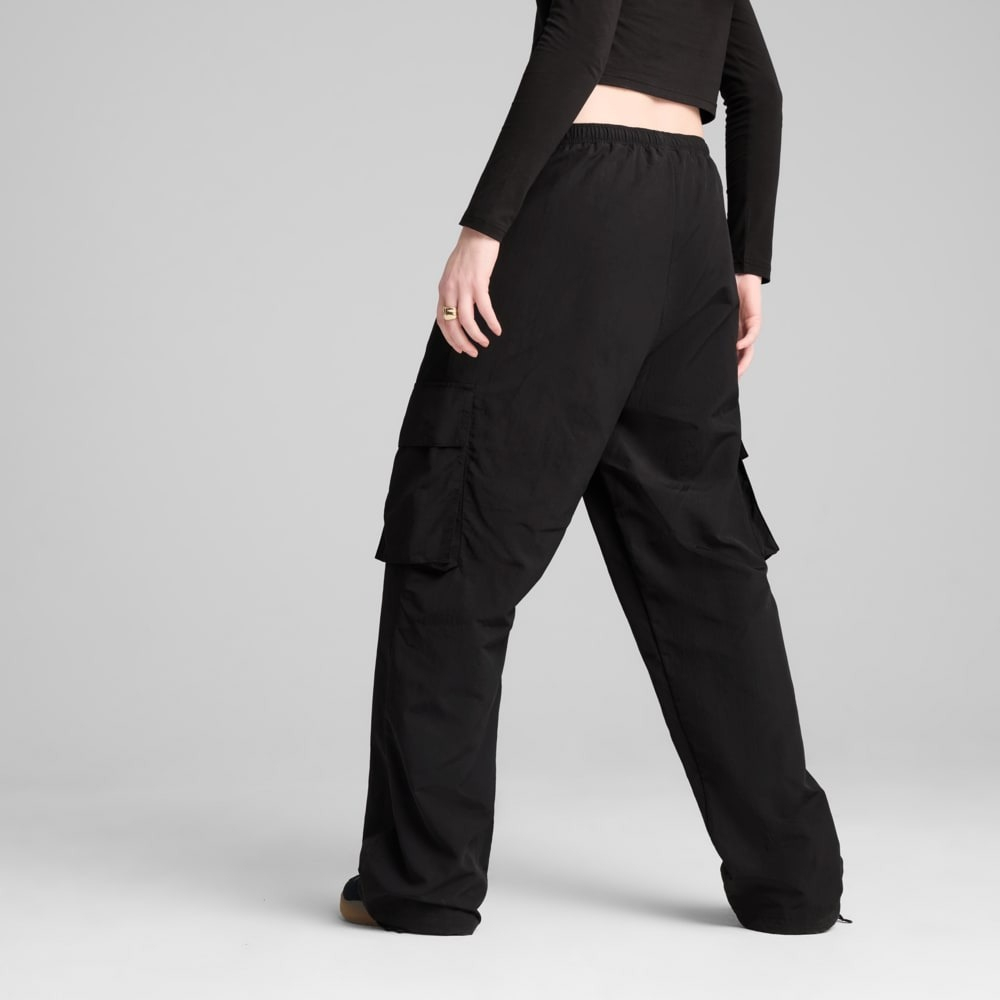 Брюки спортивные женские PUMA WARDROBE ESS Relaxed Woven Cargo Pants op
