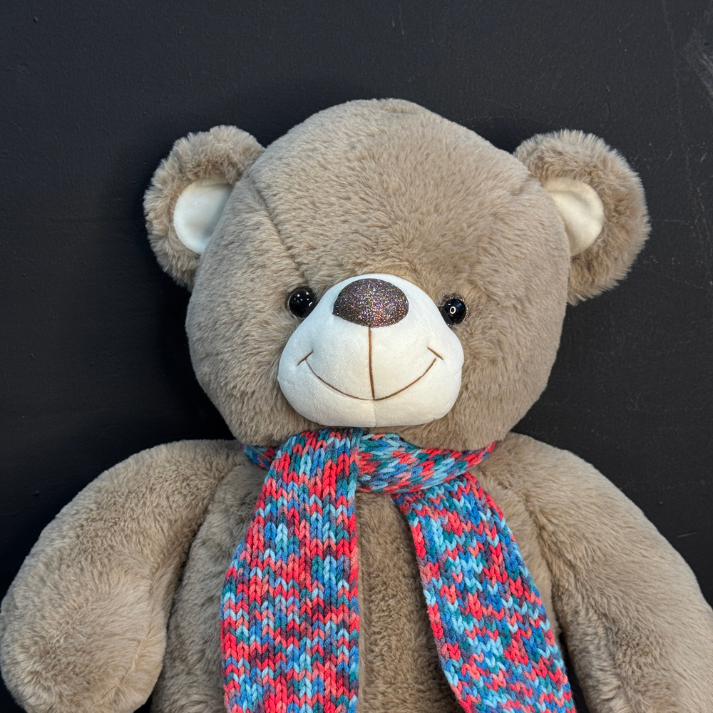 Медведь плюшевый с шарфиком