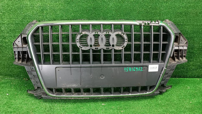 Решетка радиатора Audi Q3 1 8U (2011-2014)