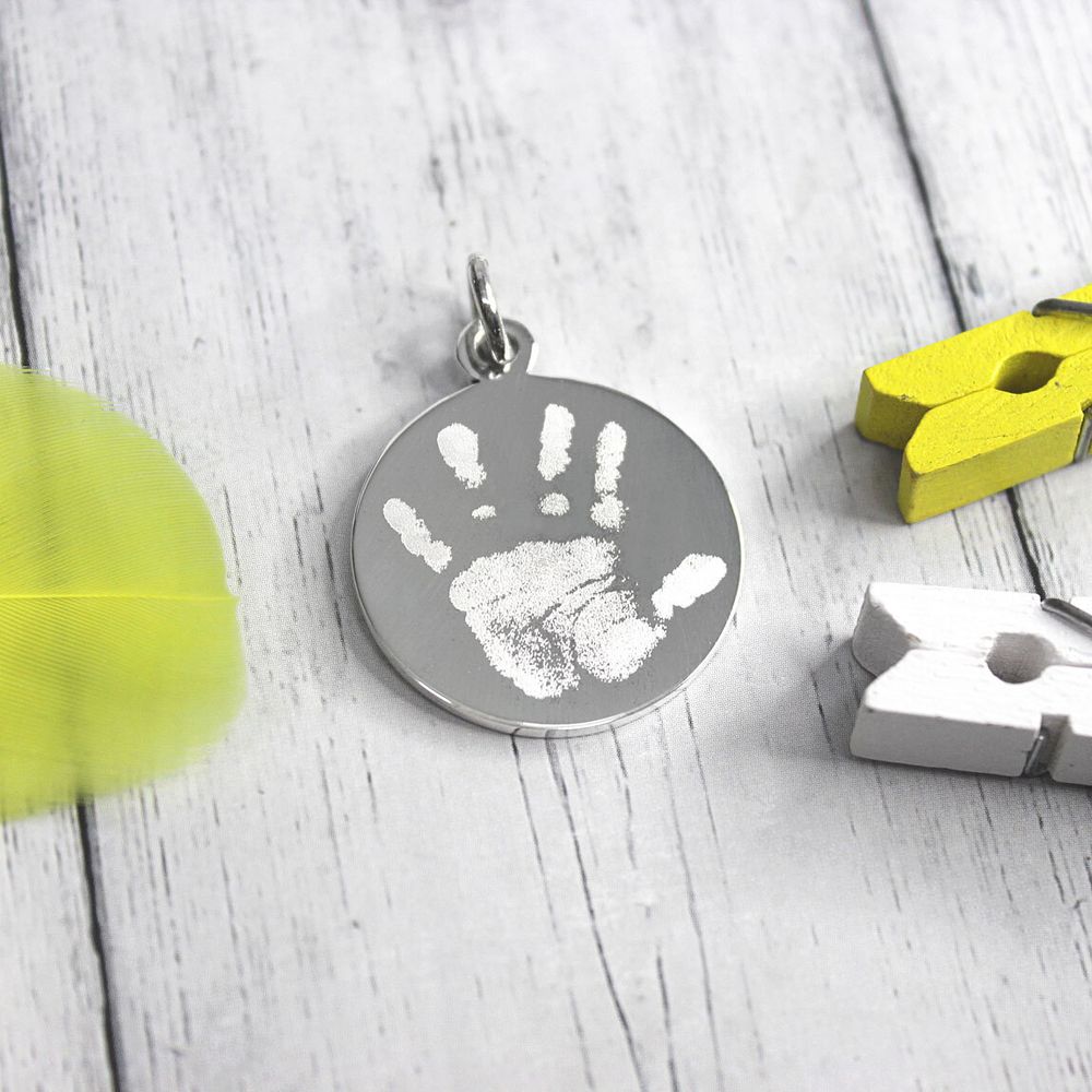 Серебряный кулон подвеска с гравировкой отпечатка ладошки на заказ