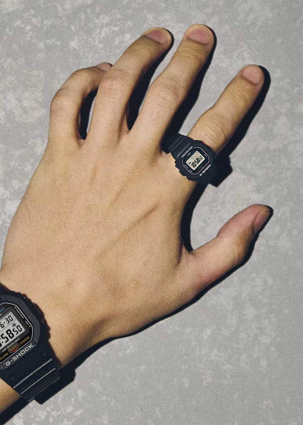Часы Casio DWN-5600-1