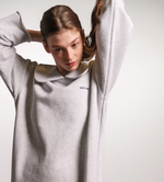 Платье прямого кроя с круглым воротником из плотного футера без начеса, светло-серый меланж