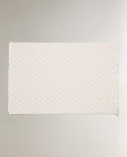 Zara Home - Коврик для ванной в диагональную полоску, бежевый, 60x90 см