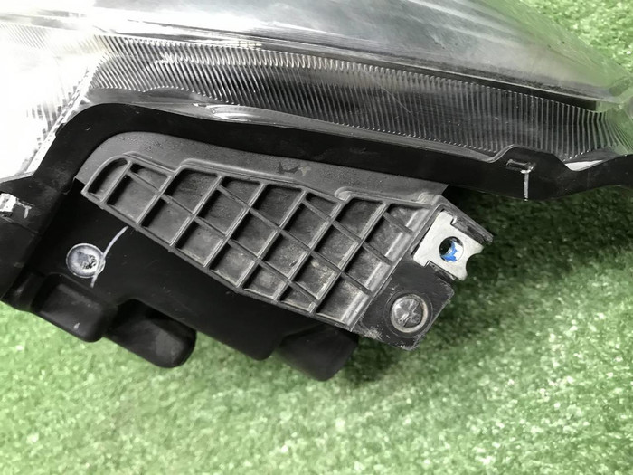 Фара левая Suzuki Vitara 2 (2014-2024) LED