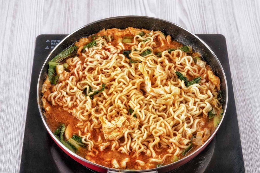 Лапша BaiXiang Korean острая со вкусом индейки 112 г
