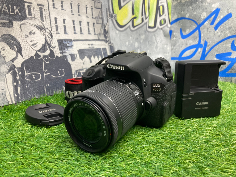 Canon EOS 700D kit 18-55mm IS STM 4.300 кадров