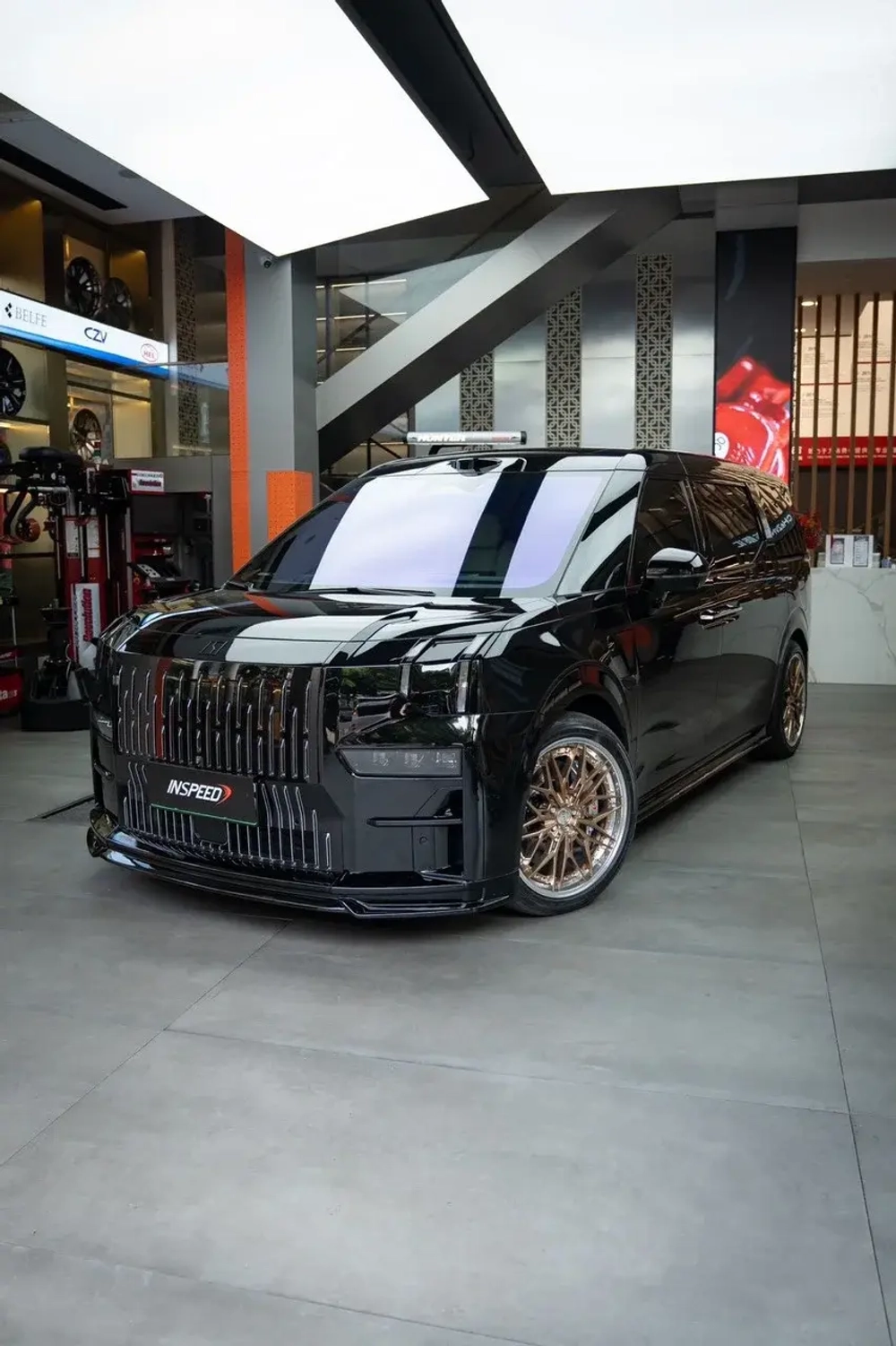 Усиленная тормозная система InSpeed Zeekr 009 2022+ Зикр Тормоза Суппорт диски Колодки