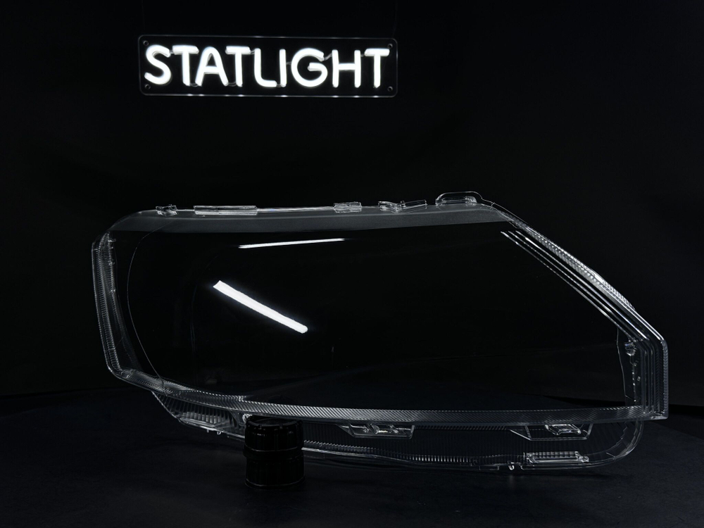 Правое стекло фары Skoda Rapid 1 2012-2017