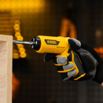 Отвертка аккумуляторная CSH-3.6, 54 биты, Li-Ion, 3,6 В// Denzel