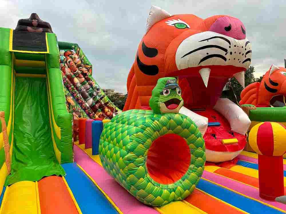 Коммерческий надувной батут «Прайд 2» с широким входом, 12*7*6 м