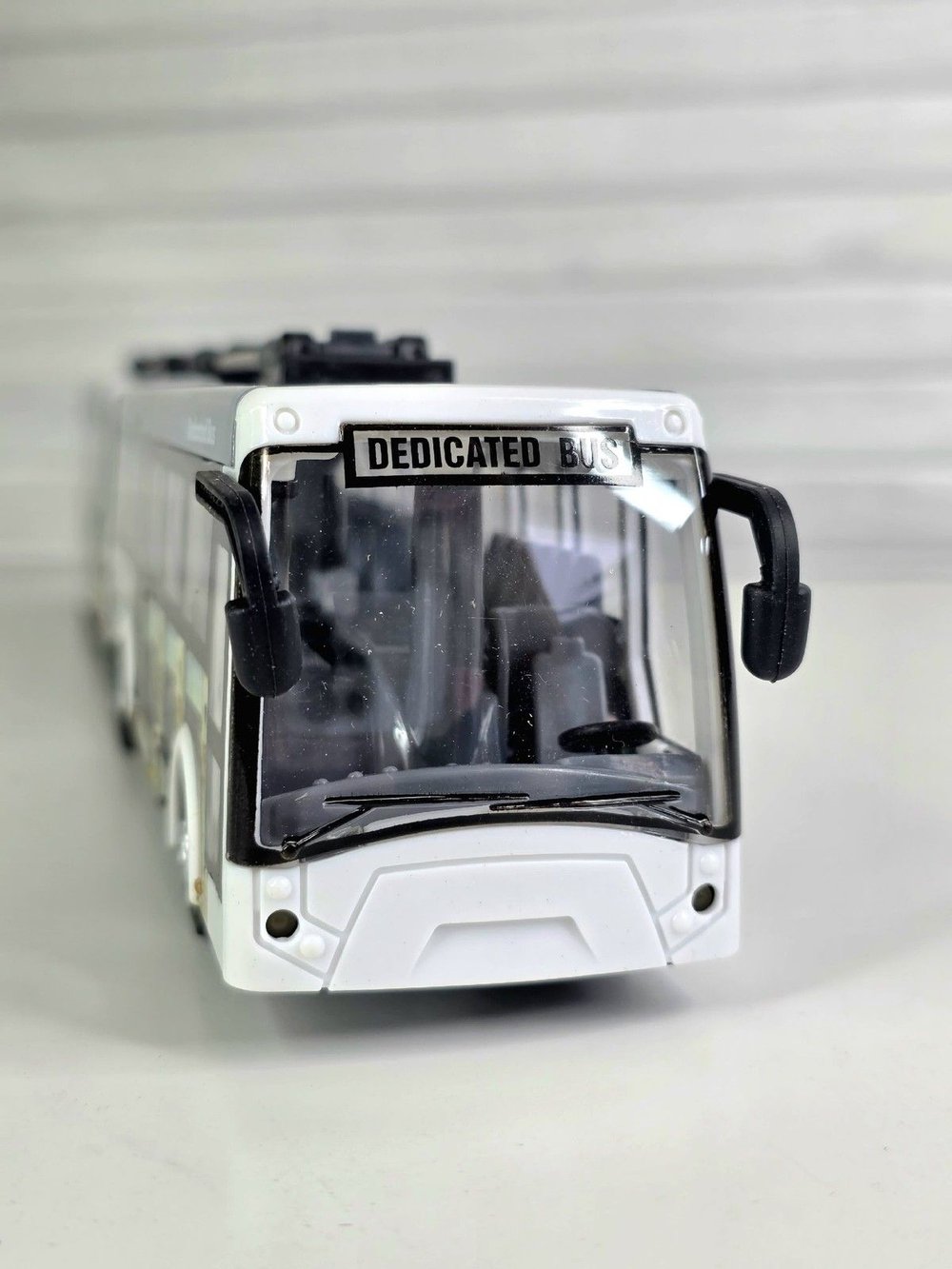 Машинка Троллейбус на радиоуправлении белый (201318902)