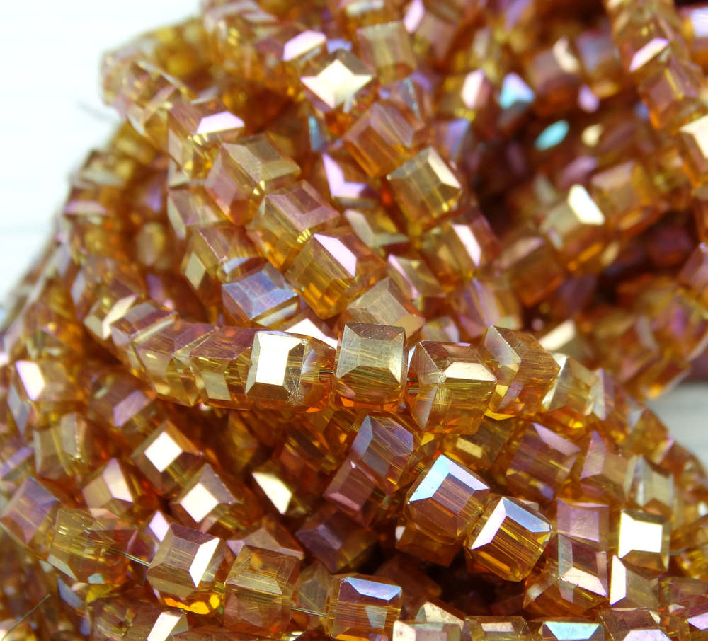 БВ048ДН4 Хрустальные бусины квадратные, цвет: коралловый с цв. AB, 4 мм, кол-во: 44-45 шт.