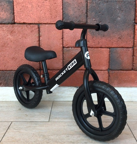 Беговел 12 "Ракета" Черный колеса PVC, d - 265 мм, мах нагрузка 30 кг., возраст 2-6 лет арт. R0044