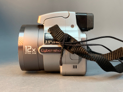 Sony Cybershot super steady shot DSC H1