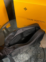 Сумка-мессенджер Louis Vuitton