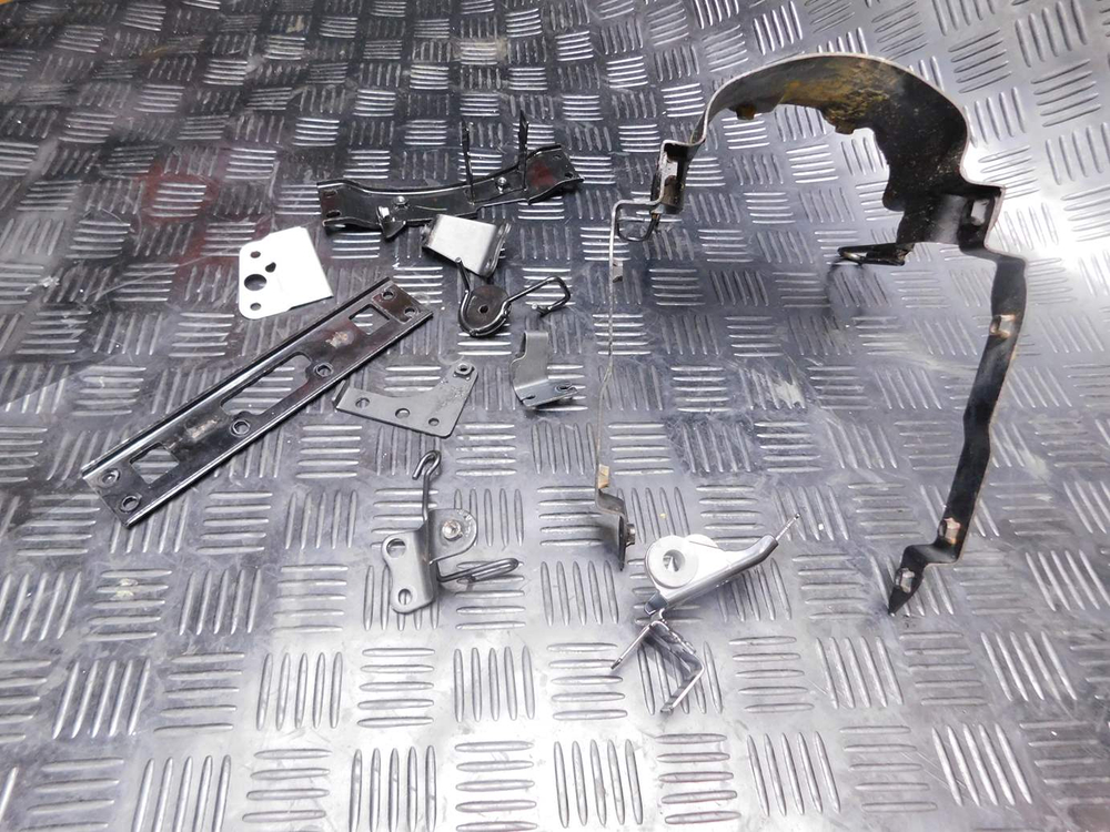 Крепления Kawasaki Ninja 250R (разные, одним лотом)