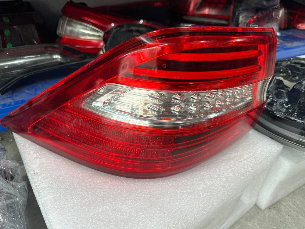 Задний фонарь Mercedes-Benz ML350/ML400 W166 оригинал,